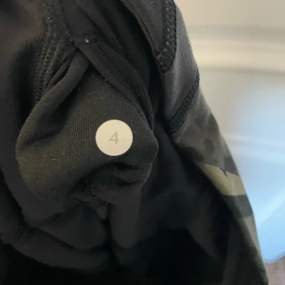 Lululemon align flare pant Size 4 - Picture 4 of 4